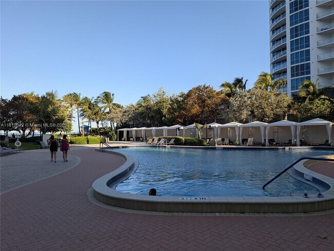 Building Photo - 3000 S Ocean Dr