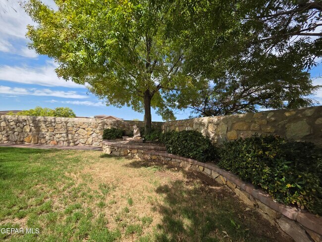 Building Photo - 7346 Gulf Creek Dr