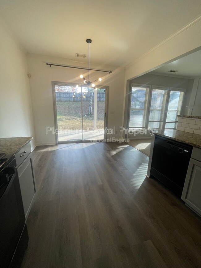 Building Photo - 5545 Weddington Dr