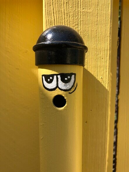 Building Photo - 647 Brooks Ave