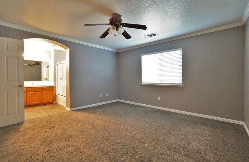 Building Photo - 973 Himalaya Ln
