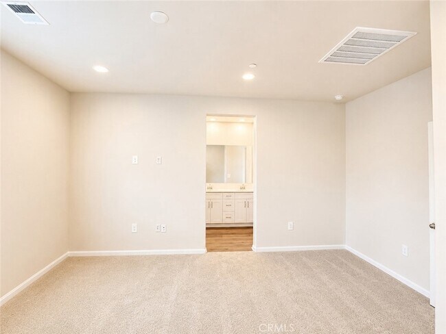 Building Photo - 28274 Via Garnicia