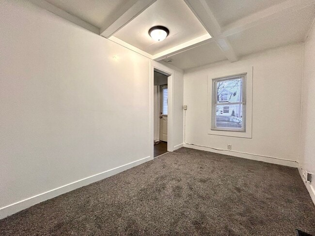 Building Photo - Four Bedroom Home in Northwest Grand Rapids - Rent Special!