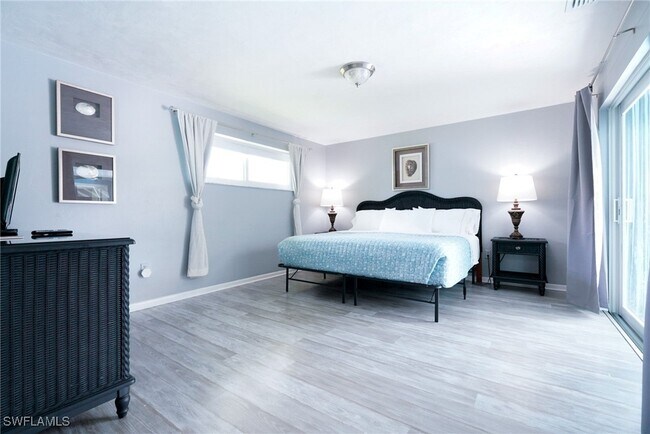 Building Photo - 1351 Oaklawn Ct