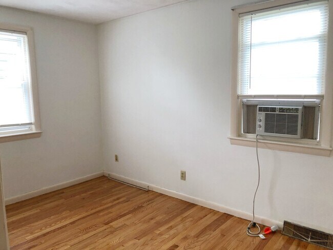 Bedroom 2 - 21 High St