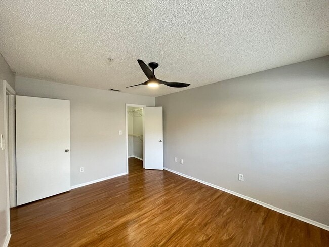 Building Photo - 2 Bed / 1 Bath Condo in Gated Comm. In Altamonte Springs. Available Now!