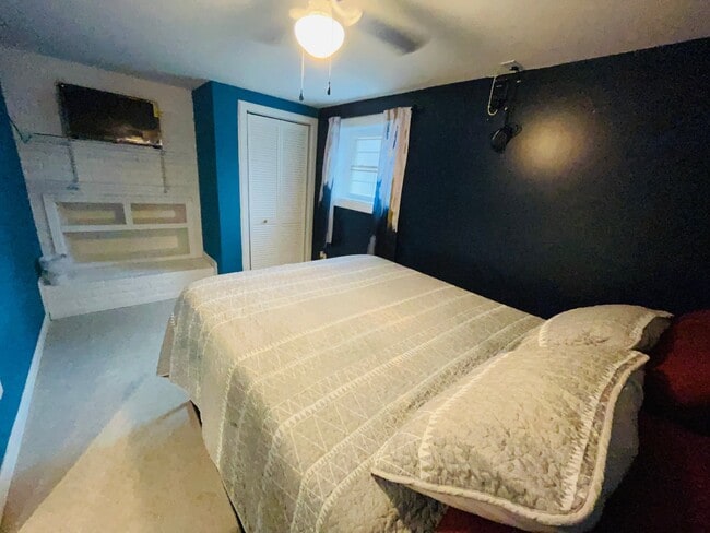 Building Photo - 0 N Cresthill Ct