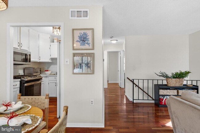 Building Photo - 462 Worthington Rd