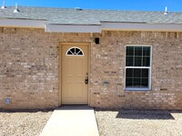 Building Photo - LUXURY LARGE UNIT IN EAST CLOVIS