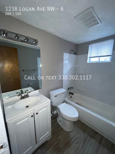 Building Photo - Studio Apartment Rent Ready