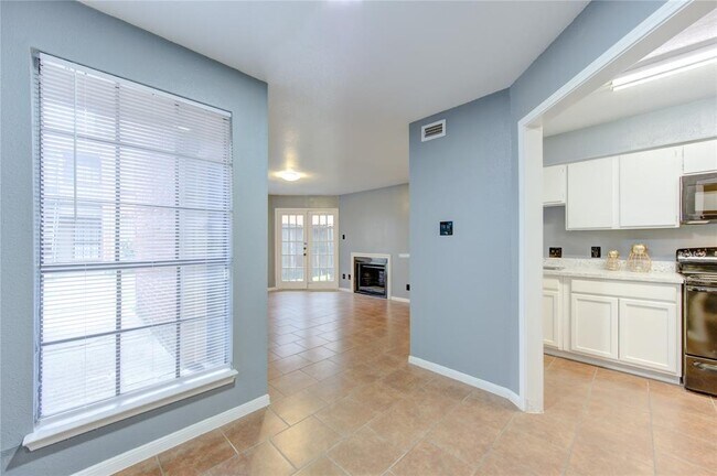 Building Photo - 12500 Sandpiper Dr