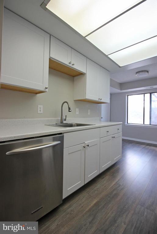 Building Photo - 10208 Bushman Dr
