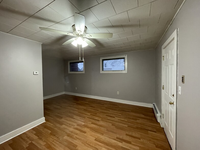 Building Photo - 50 High St