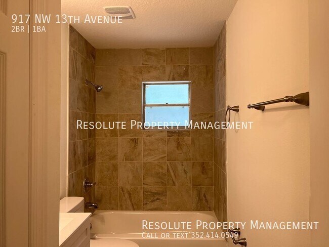 Building Photo - Newly Remodeled 2/1 - NW Ocala