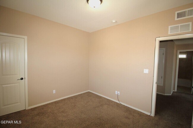 Building Photo - 3900 Loma Cortez Dr