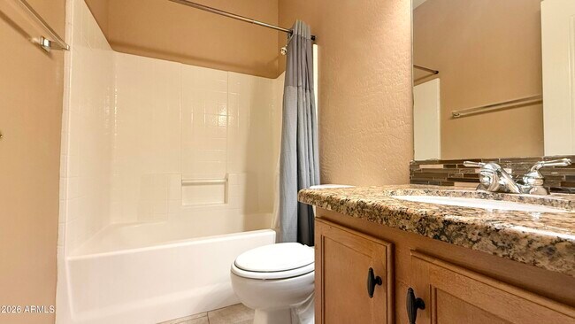 Building Photo - 2714 E Birchwood Pl