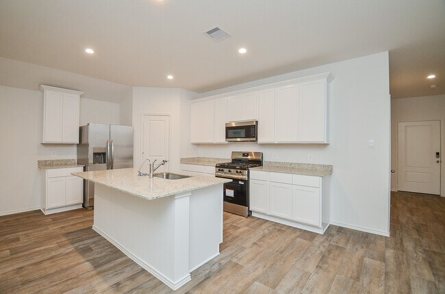 Building Photo - 31310 Yatesbury Ln