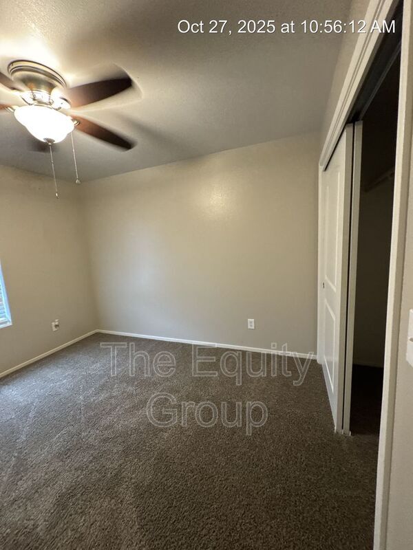 Building Photo - 2752 W Oriole Ave