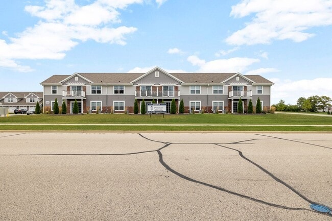 Building Photo - 2002 American Eagle Dr