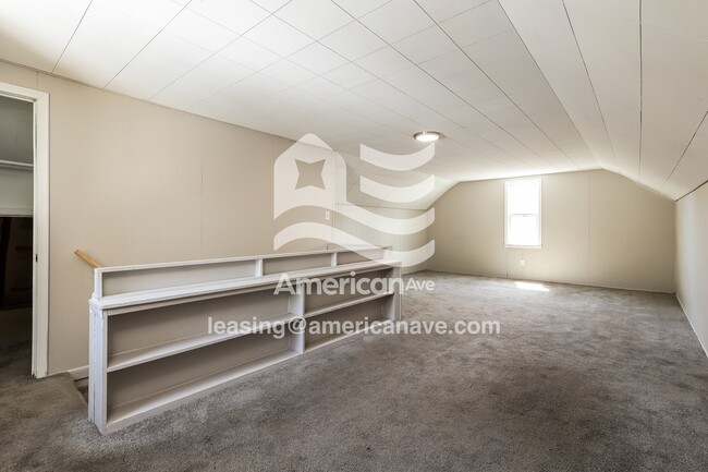 Building Photo - 12400 Duchess St