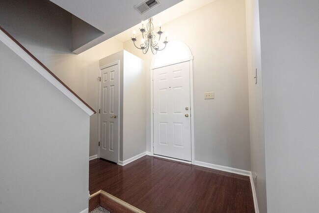 Building Photo - "Spacious 4-Bedroom Retreat with 2.5 Baths...