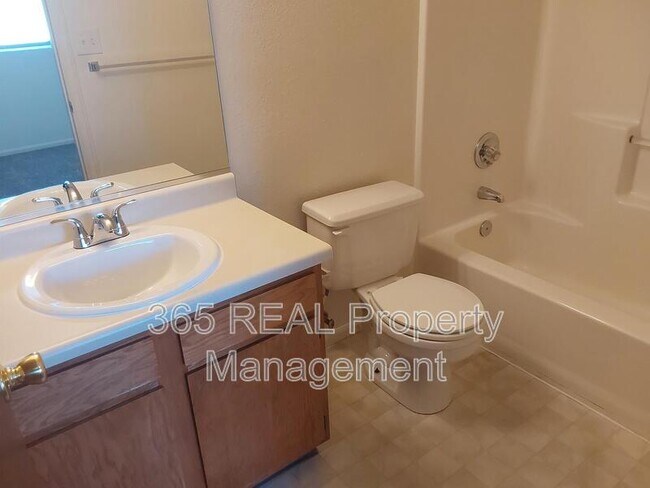 Building Photo - 3621 Centennial Cir