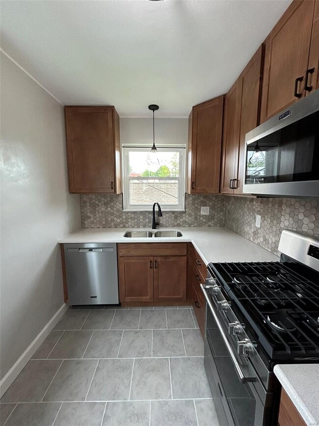 Building Photo - 10939 Brookings Dr