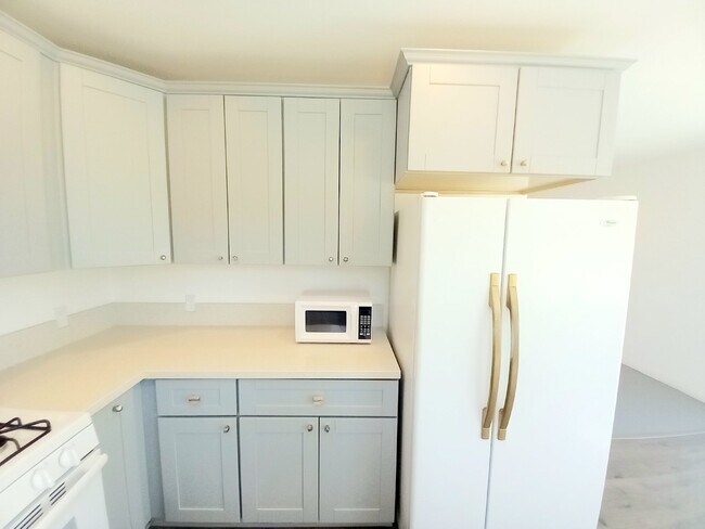 Building Photo - Fantastic Rental Opportunity in South Joshua Tree!