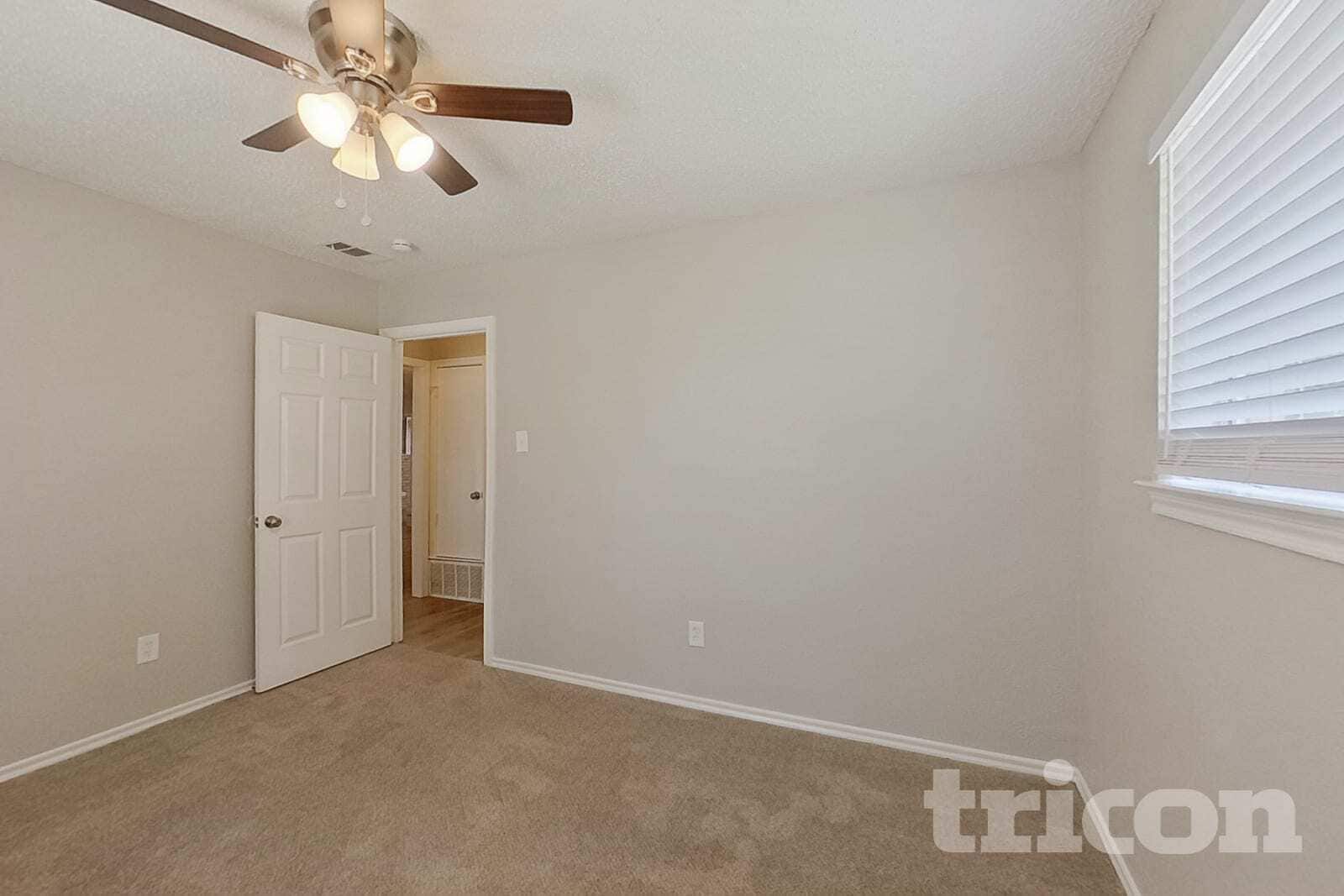 Building Photo - 545 Sharp Dr