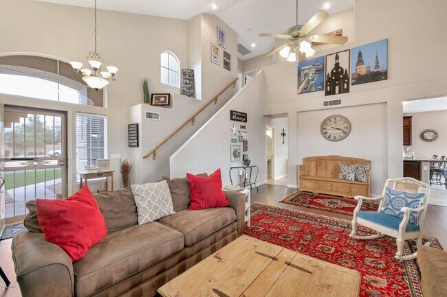Building Photo - Nice Chandler home with Sparkling Swimming...