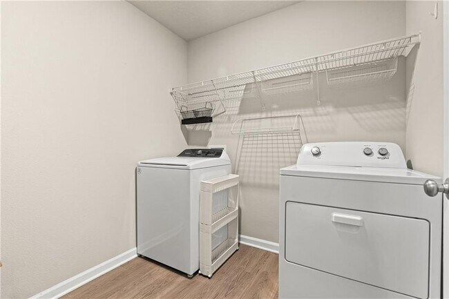 Building Photo - 6028 Creek Side Trl