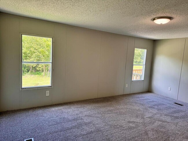 Building Photo - 5936 Tolleson Rd