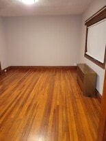 Building Photo - 35 Garfield Ave