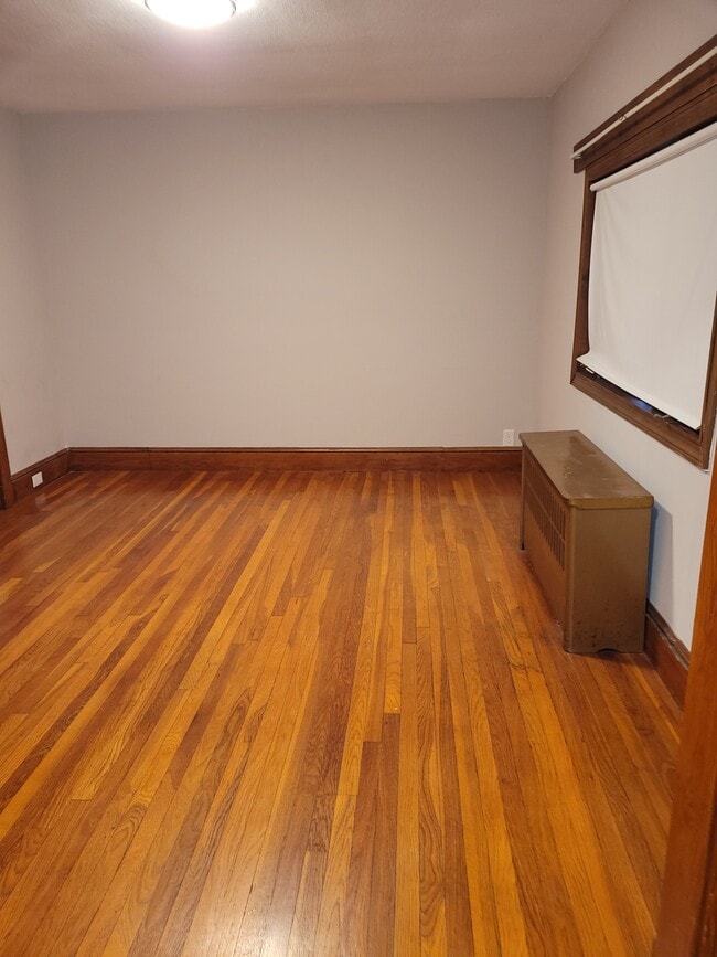 Building Photo - 35 Garfield Ave