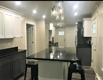 Building Photo - 61 Oak St