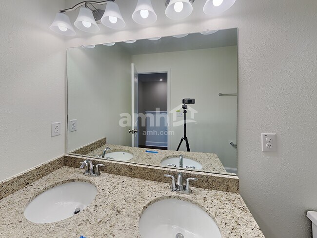 Building Photo - 3414 Bridge Haven Dr