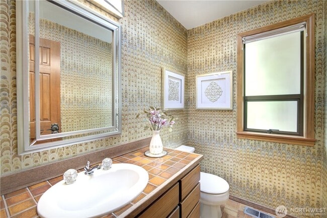 Building Photo - RARE Find House for Rent in Yarrow Point!