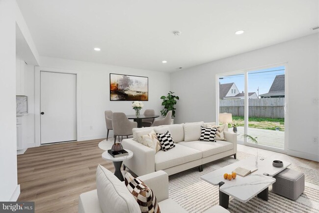 Building Photo - 20 Redbrook Ln