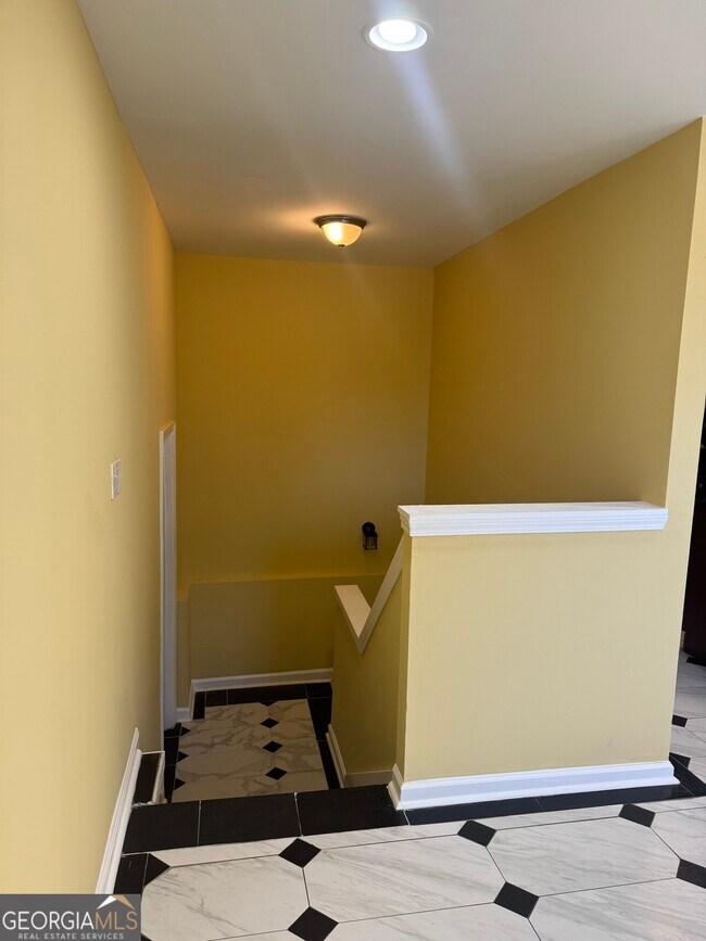 Building Photo - 400 Tunis Rd