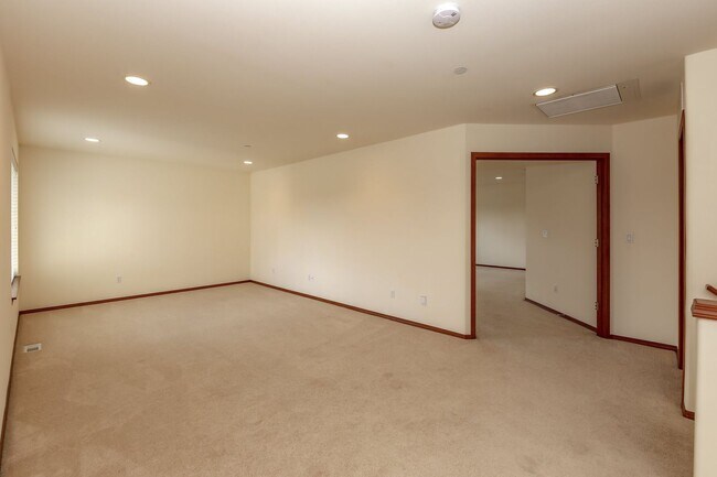 Building Photo - Spacious 4-Bedroom DuPont Home with AC