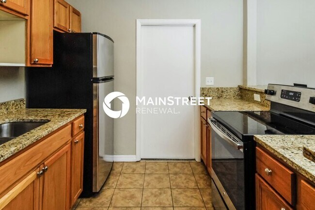 Building Photo - 3 Bedroom Pet-Friendly Home in Tampa, FL with Main Street Renewal