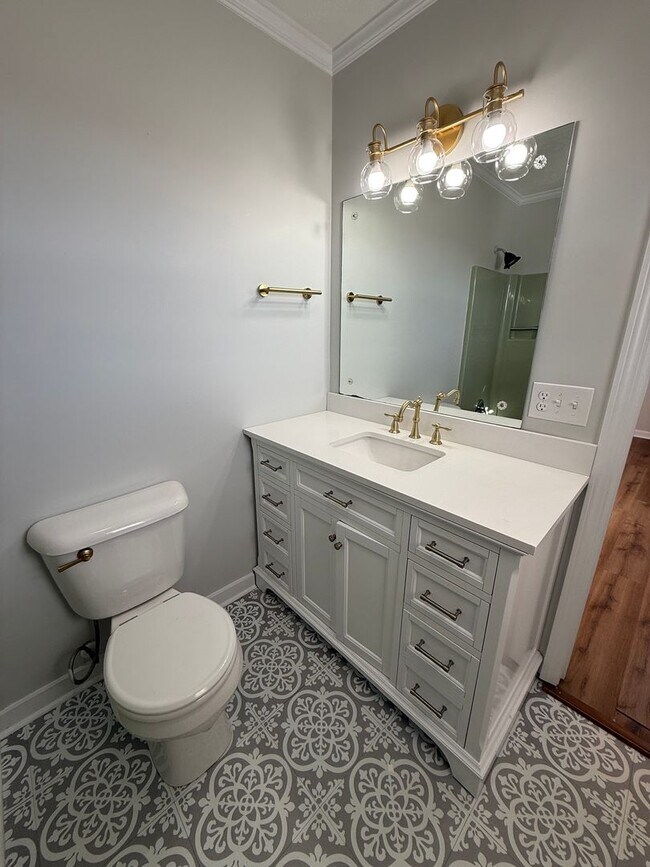 Building Photo - Charming Rural Home on 2+ Acres in Jackson County