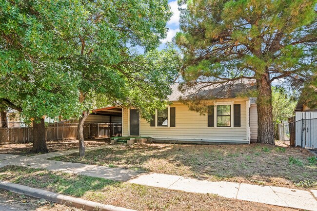 Primary Photo - 2313 20th St
