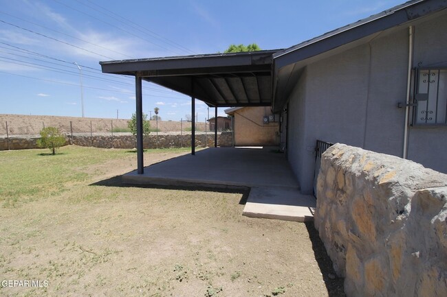 Building Photo - 9604 Gaza Dr