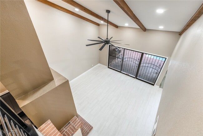 Building Photo - 968 Pinehurst Dr