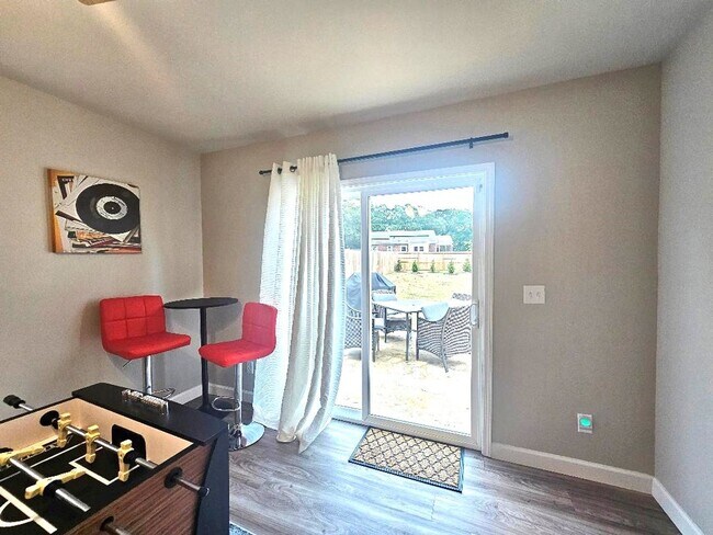 Building Photo - 3 Bedroom home minutes from Prisma Health and Downtown Greenville