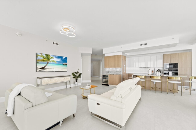 Building Photo - 3100 N Ocean Dr