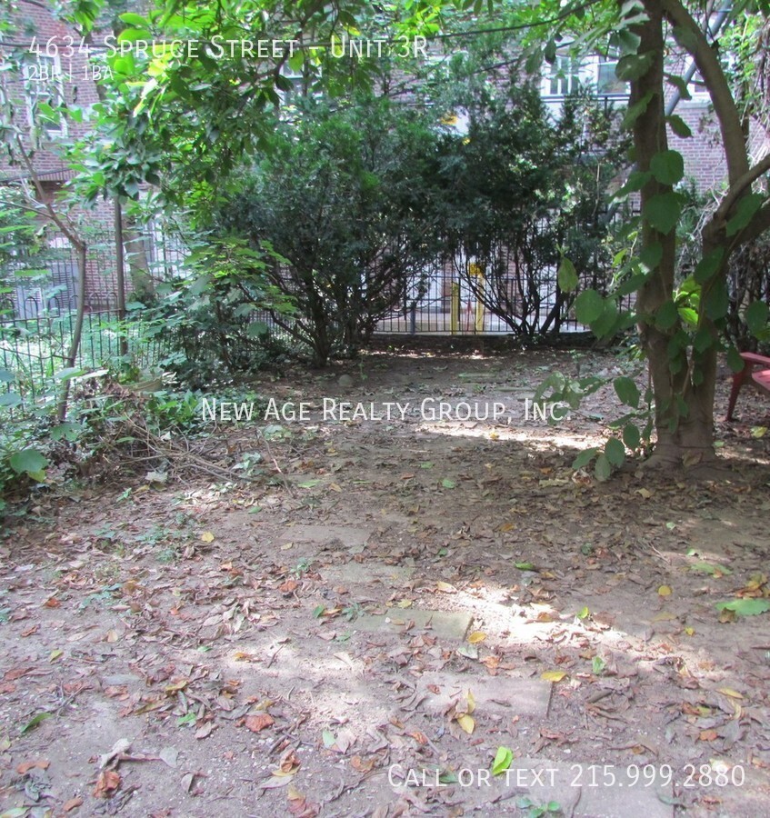 Building Photo - 4634 Spruce St