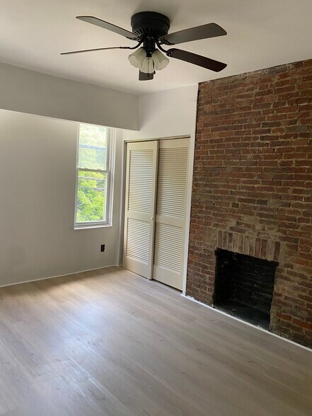Building Photo - 211 Steuben St