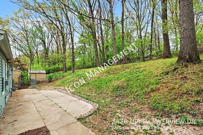 Building Photo - 2420 Upper Riverview Dr
